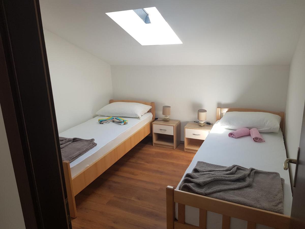 Apartman Ravlic Malinska Exterior photo